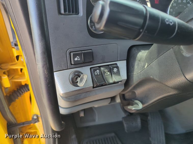 image for item NG9816 2020 Kenworth T680 semi truck