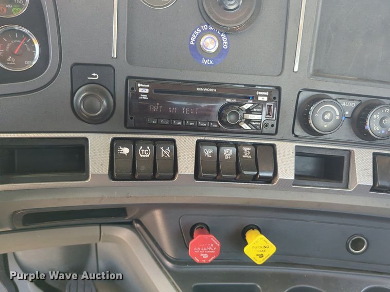 image for item NG9816 2020 Kenworth T680 semi truck