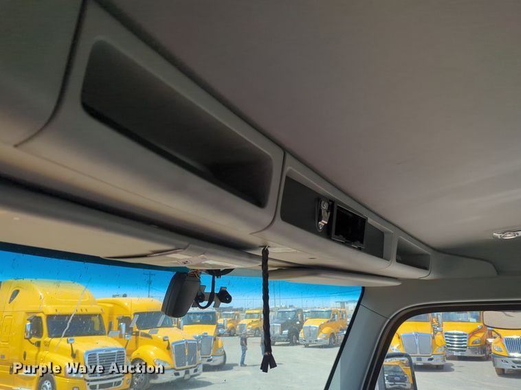 image for item NG9816 2020 Kenworth T680 semi truck