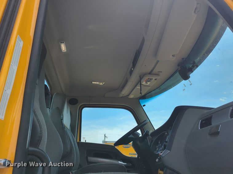 image for item NG9816 2020 Kenworth T680 semi truck