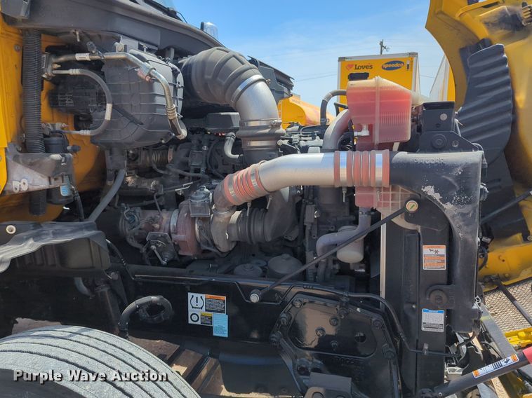 image for item NG9816 2020 Kenworth T680 semi truck