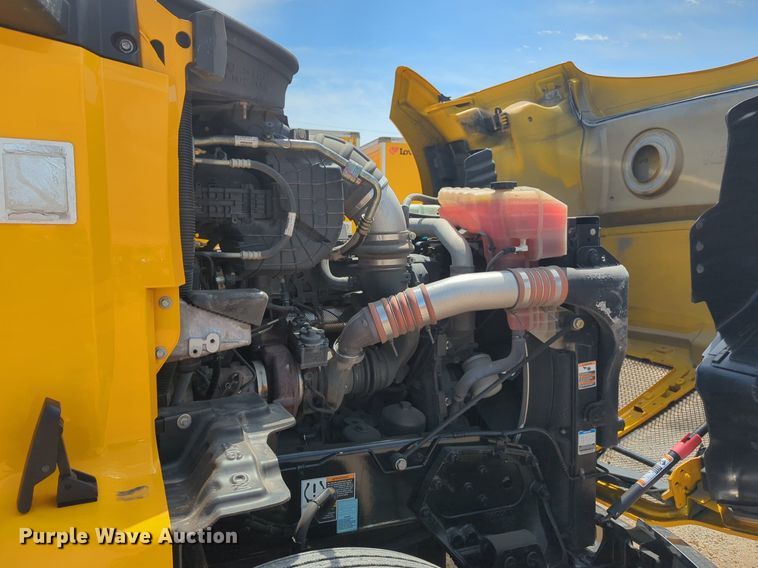 image for item NG9816 2020 Kenworth T680 semi truck