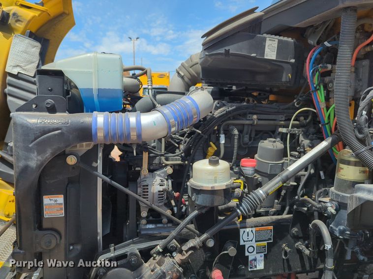 image for item NG9816 2020 Kenworth T680 semi truck