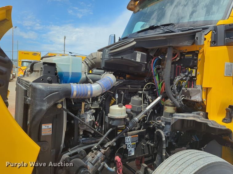 image for item NG9816 2020 Kenworth T680 semi truck