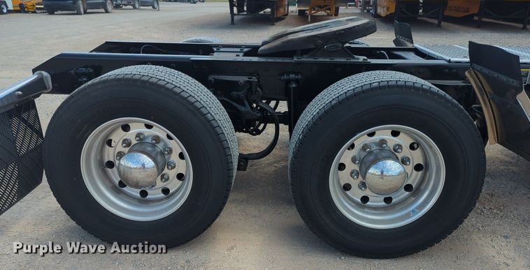 image for item NG9816 2020 Kenworth T680 semi truck