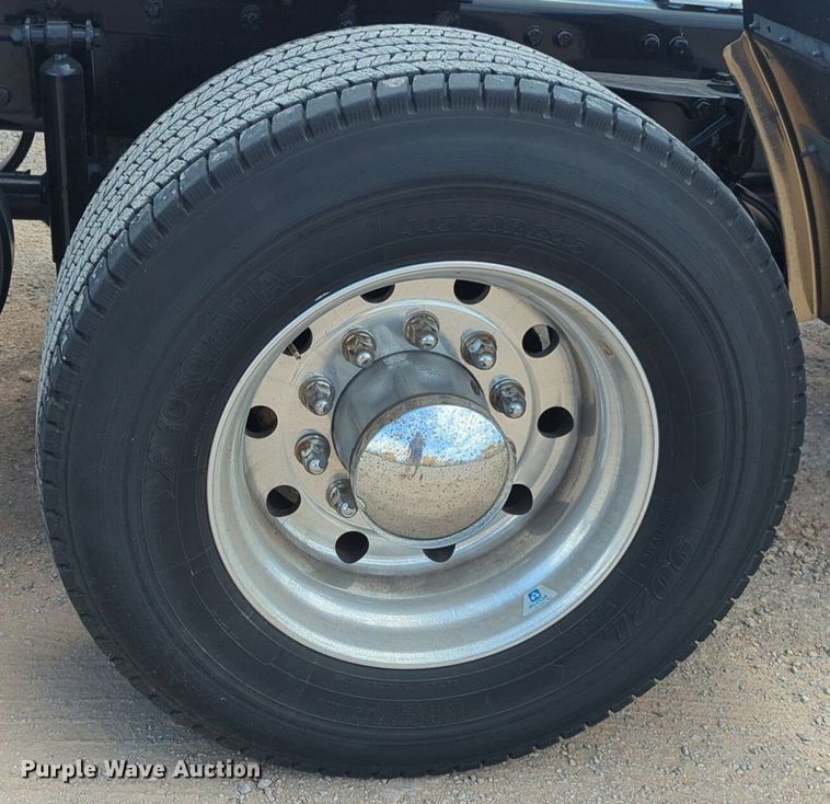 image for item NG9816 2020 Kenworth T680 semi truck