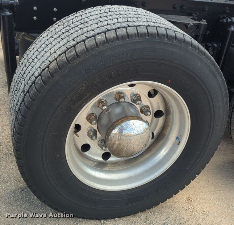 image for item NG9816 2020 Kenworth T680 semi truck