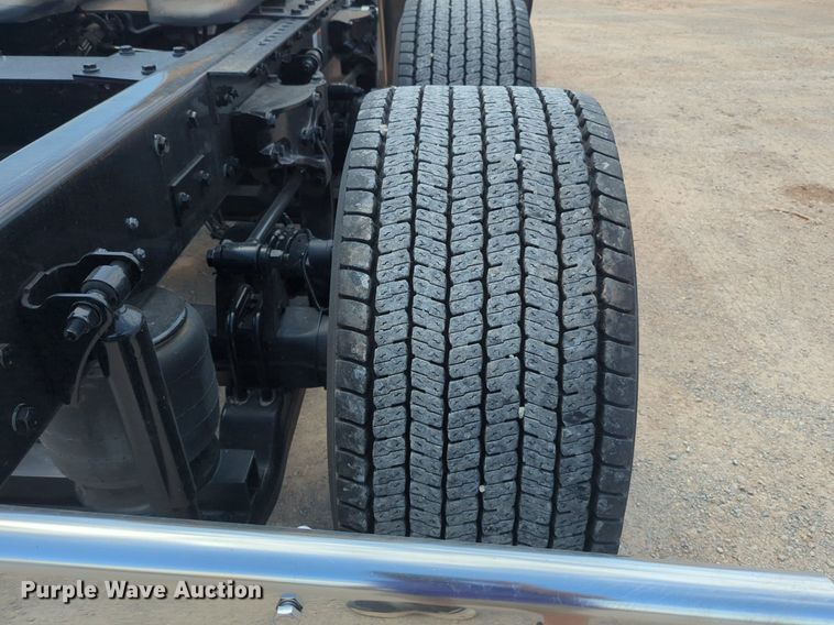 image for item NG9816 2020 Kenworth T680 semi truck