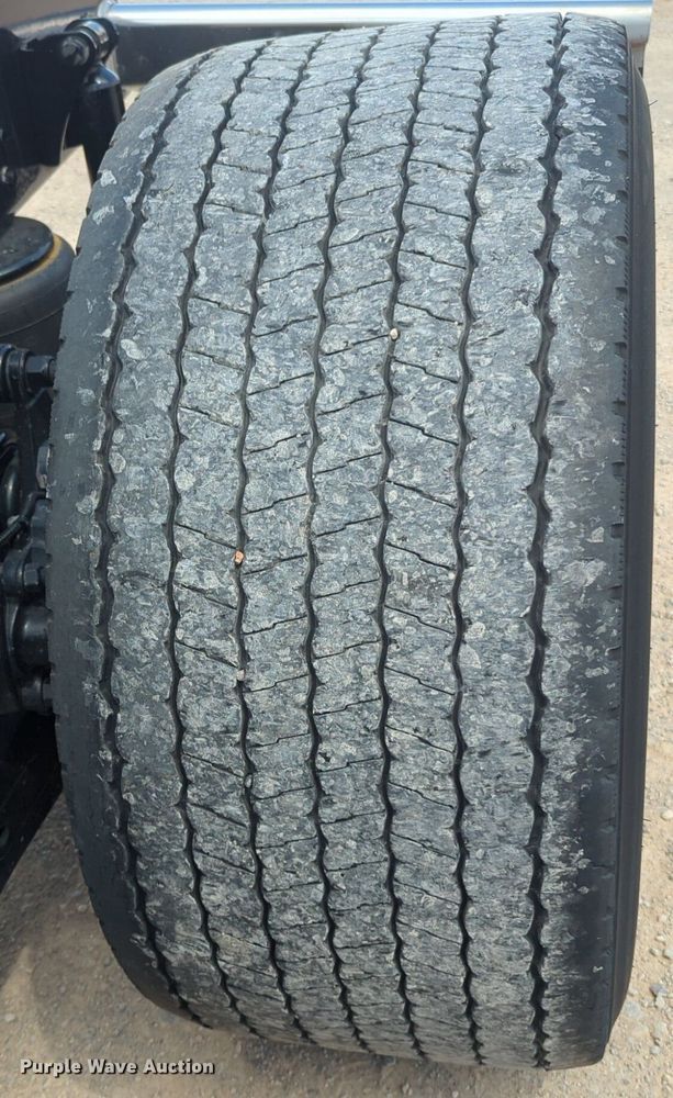 image for item NG9816 2020 Kenworth T680 semi truck