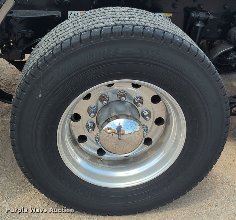 image for item NG9816 2020 Kenworth T680 semi truck