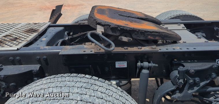 image for item NG9817 2020 Kenworth  T680 semi truck