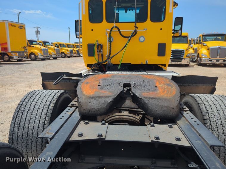 image for item NG9817 2020 Kenworth  T680 semi truck