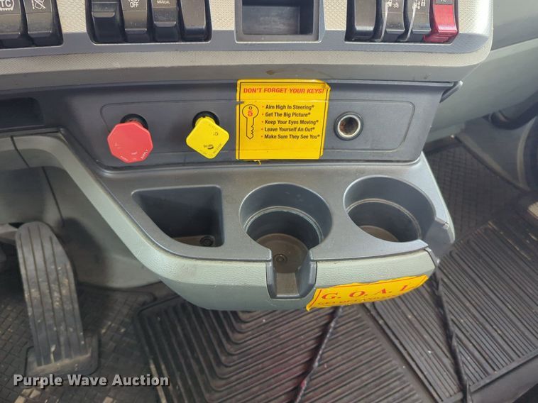 image for item NG9817 2020 Kenworth  T680 semi truck