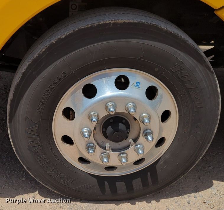 image for item NG9817 2020 Kenworth  T680 semi truck