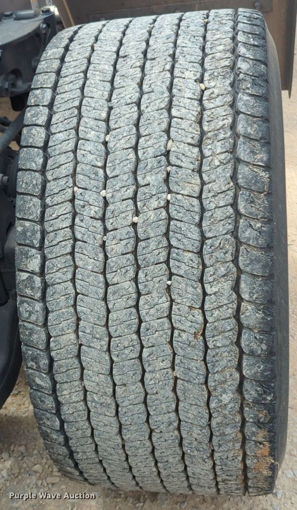 image for item NG9817 2020 Kenworth  T680 semi truck