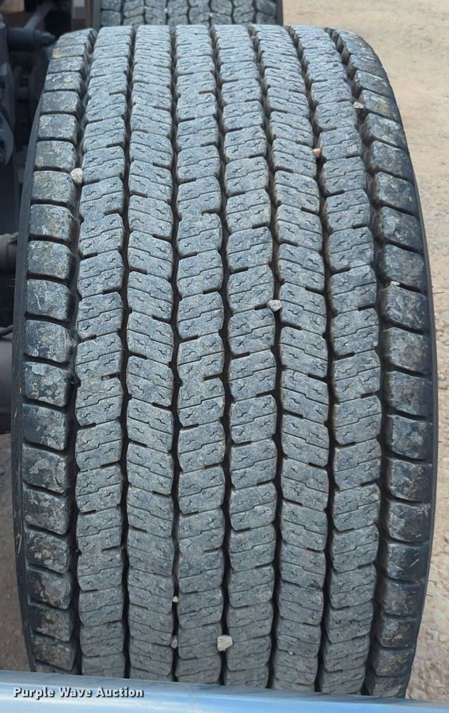 image for item NG9817 2020 Kenworth  T680 semi truck