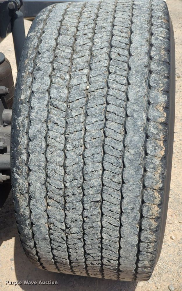 image for item NG9817 2020 Kenworth  T680 semi truck