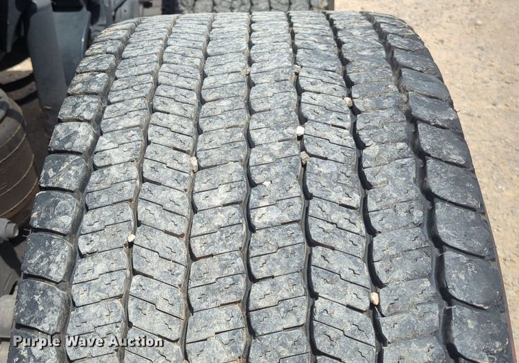 image for item NG9817 2020 Kenworth  T680 semi truck