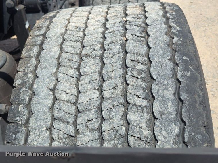 image for item NG9818 2020 Kenworth  T680 semi truck