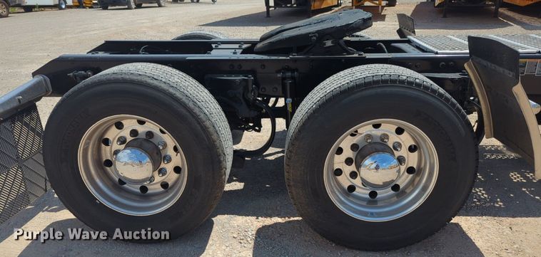 image for item NG9818 2020 Kenworth  T680 semi truck