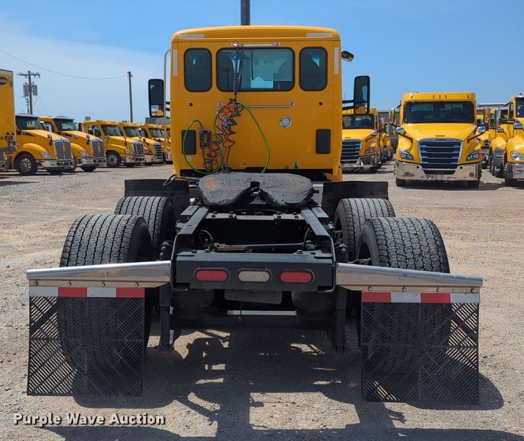 image for item NG9819 2020 Kenworth  T680 semi truck