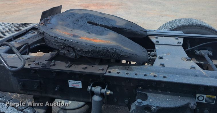 image for item NG9819 2020 Kenworth  T680 semi truck