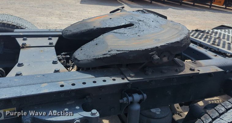 image for item NG9819 2020 Kenworth  T680 semi truck