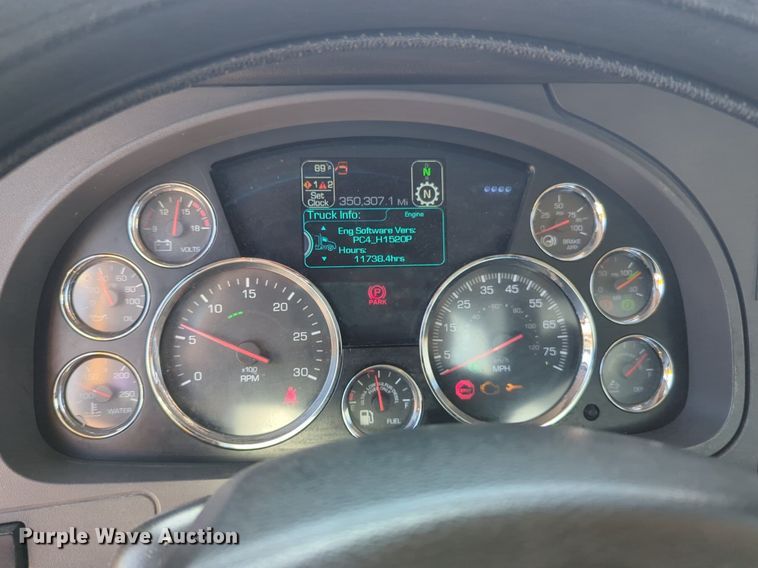 image for item NG9819 2020 Kenworth  T680 semi truck