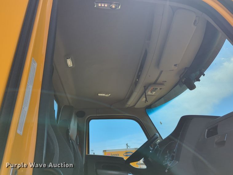 image for item NG9819 2020 Kenworth  T680 semi truck