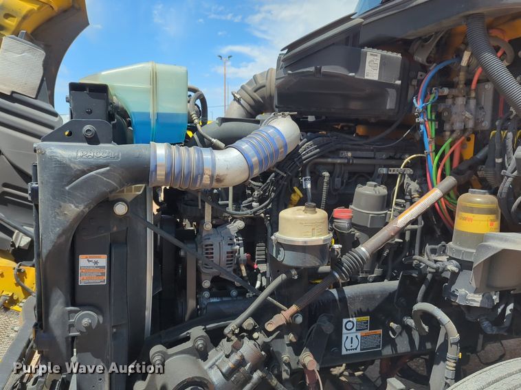 image for item NG9819 2020 Kenworth  T680 semi truck