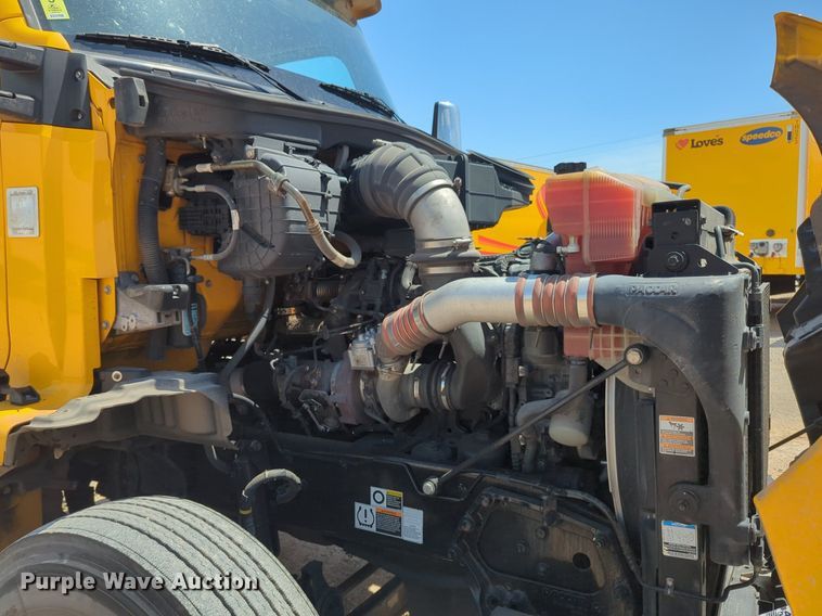 image for item NG9819 2020 Kenworth  T680 semi truck