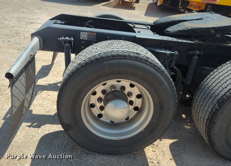 image for item NG9819 2020 Kenworth  T680 semi truck