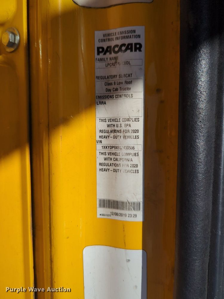 image for item NG9819 2020 Kenworth  T680 semi truck