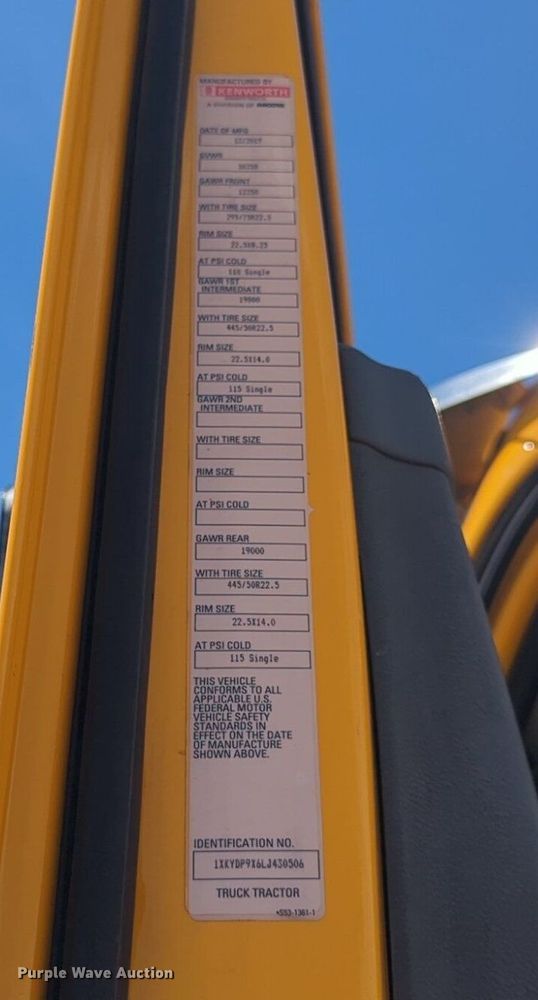 image for item NG9819 2020 Kenworth  T680 semi truck