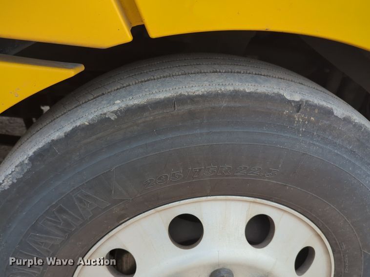 image for item NG9821 2021 Freightliner  Cascadia 126 semi truck