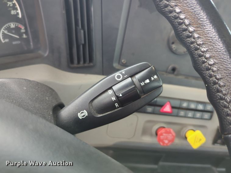 image for item NG9821 2021 Freightliner  Cascadia 126 semi truck