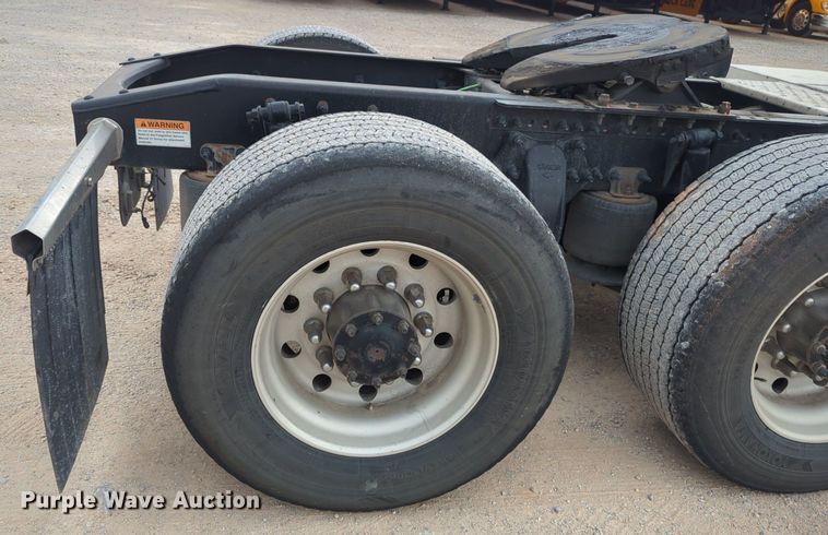 image for item NG9821 2021 Freightliner  Cascadia 126 semi truck