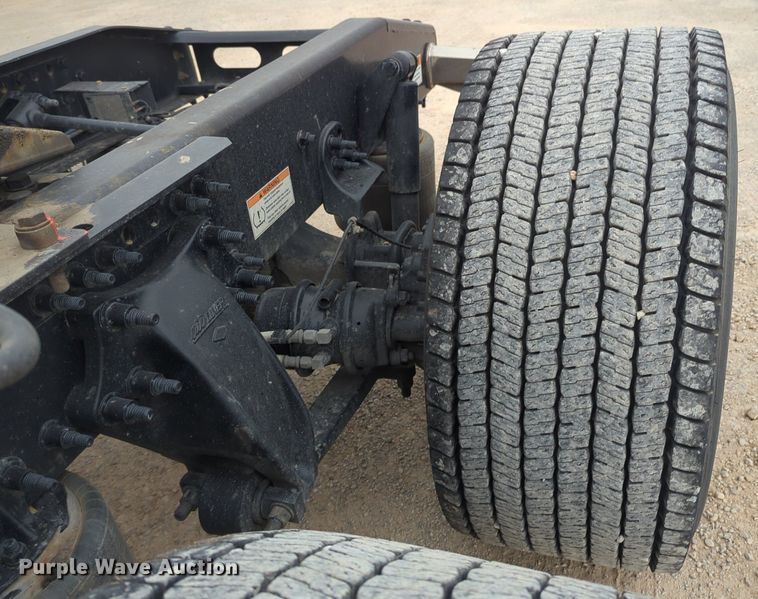 image for item NG9821 2021 Freightliner  Cascadia 126 semi truck