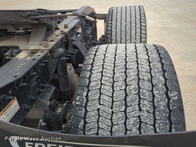 image for item NG9821 2021 Freightliner  Cascadia 126 semi truck