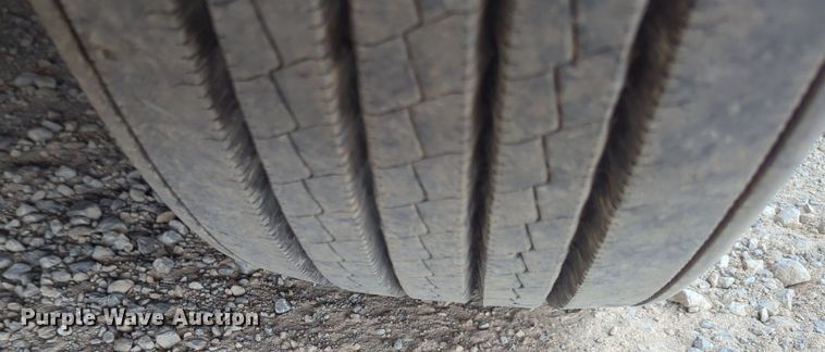 image for item NG9821 2021 Freightliner  Cascadia 126 semi truck