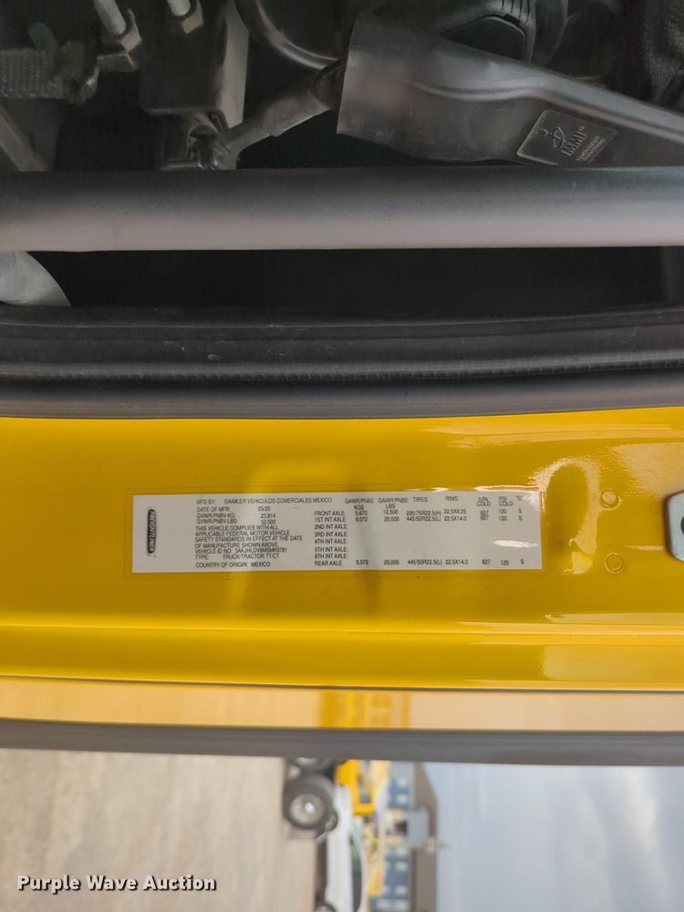 image for item NG9821 2021 Freightliner  Cascadia 126 semi truck