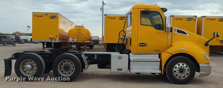 image for item NG9822 2020 Kenworth  T680 semi truck