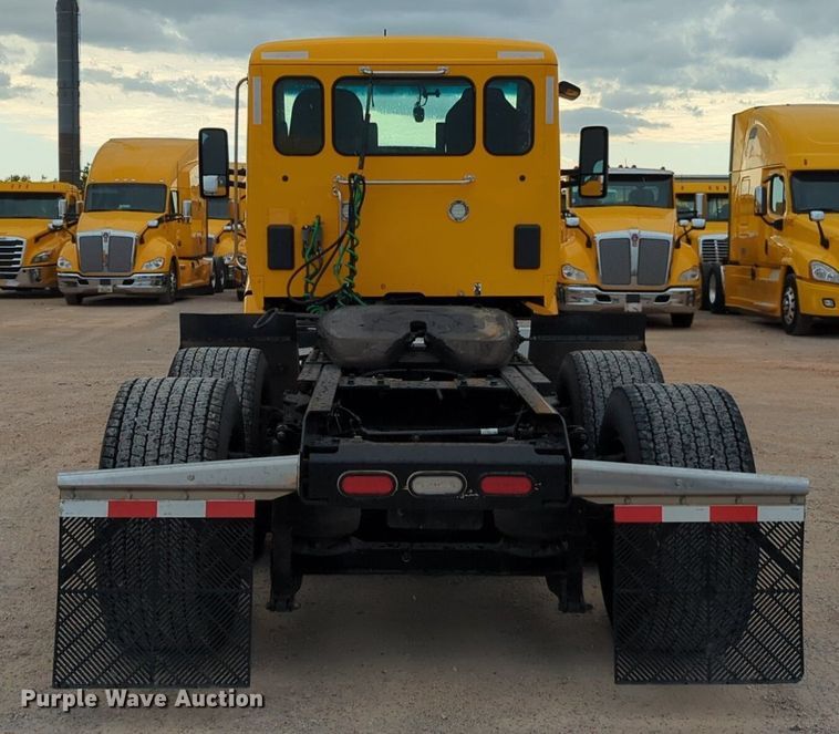 image for item NG9822 2020 Kenworth  T680 semi truck