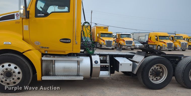 image for item NG9822 2020 Kenworth  T680 semi truck