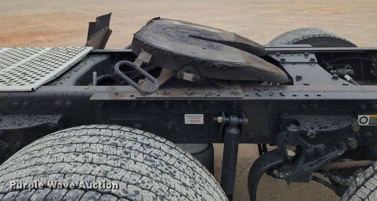 image for item NG9822 2020 Kenworth  T680 semi truck