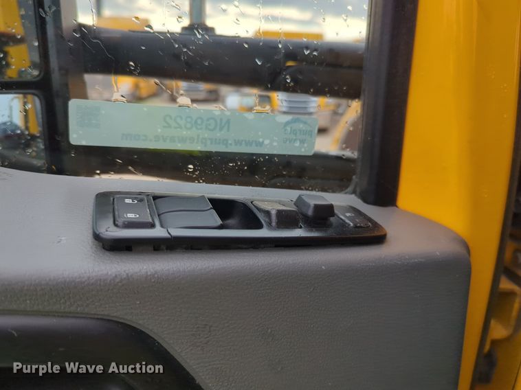 image for item NG9822 2020 Kenworth  T680 semi truck