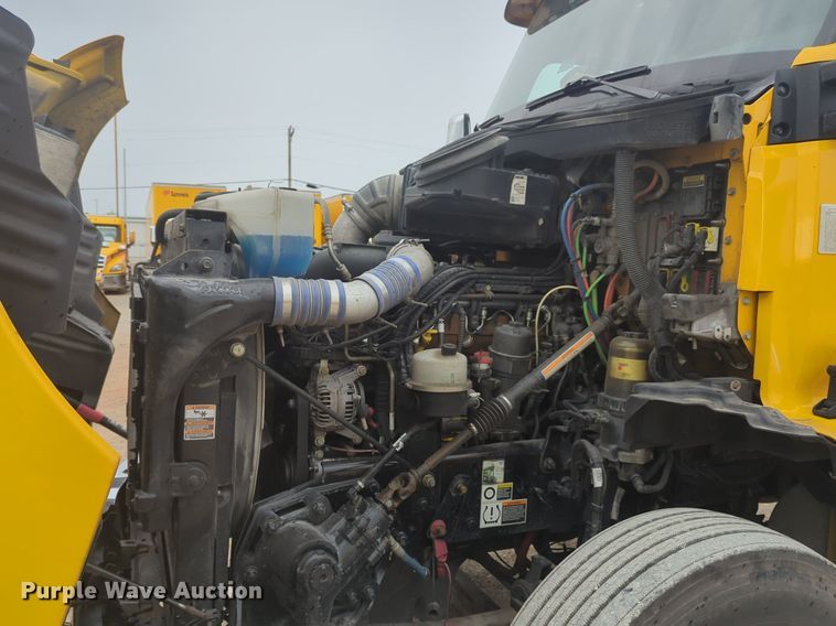 image for item NG9822 2020 Kenworth  T680 semi truck