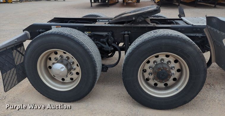 image for item NG9822 2020 Kenworth  T680 semi truck