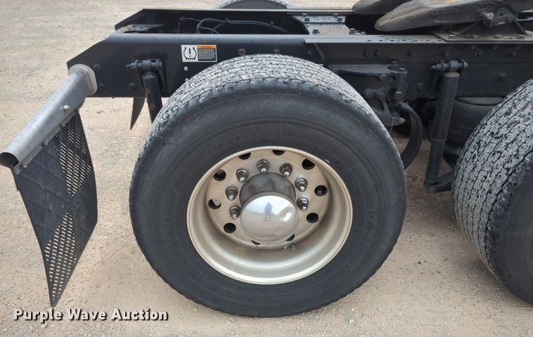 image for item NG9822 2020 Kenworth  T680 semi truck