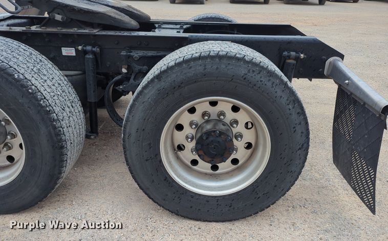 image for item NG9822 2020 Kenworth  T680 semi truck